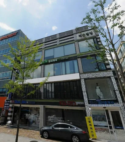 채운빌딩 외관 1