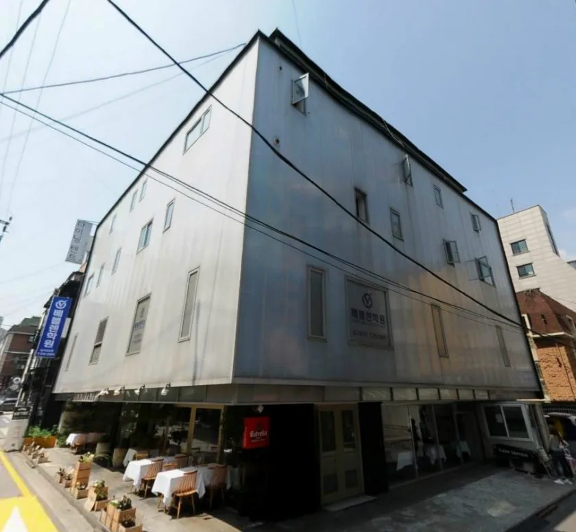 진우빌딩 외관 1