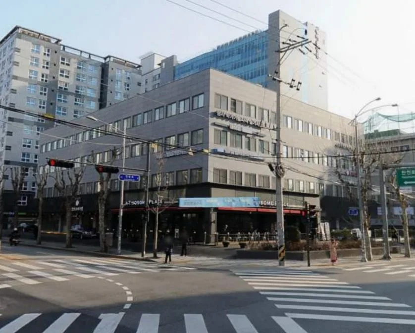 평화빌딩 외관 1