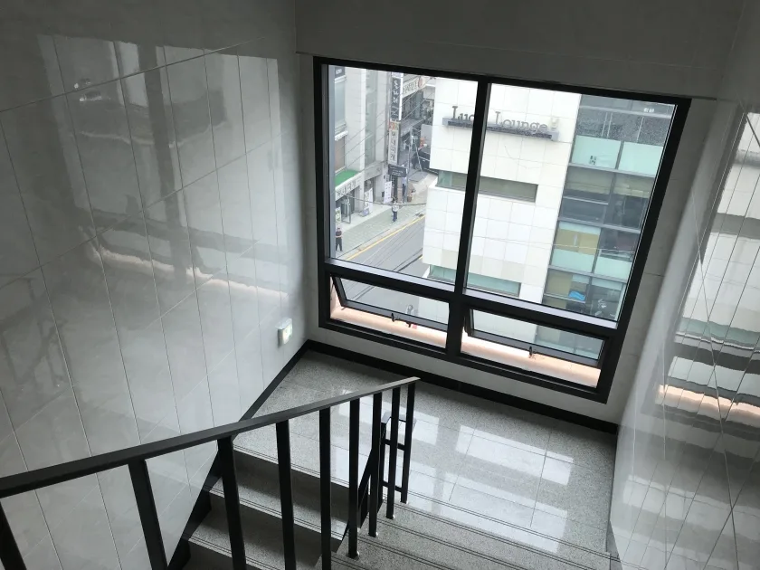 성수빌딩 외관 7
