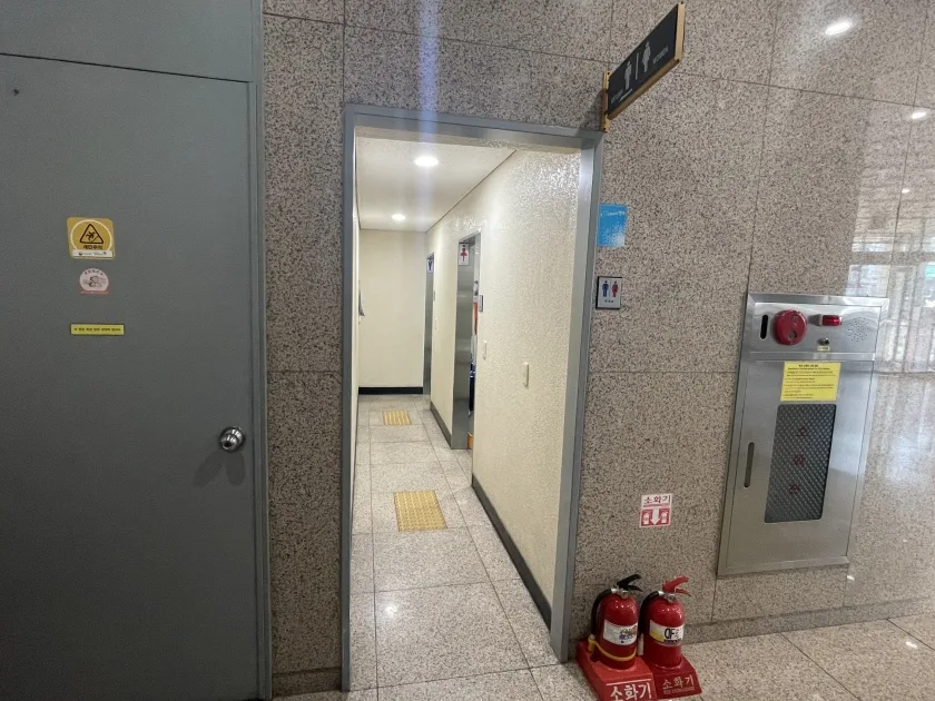 배강빌딩 외관 8