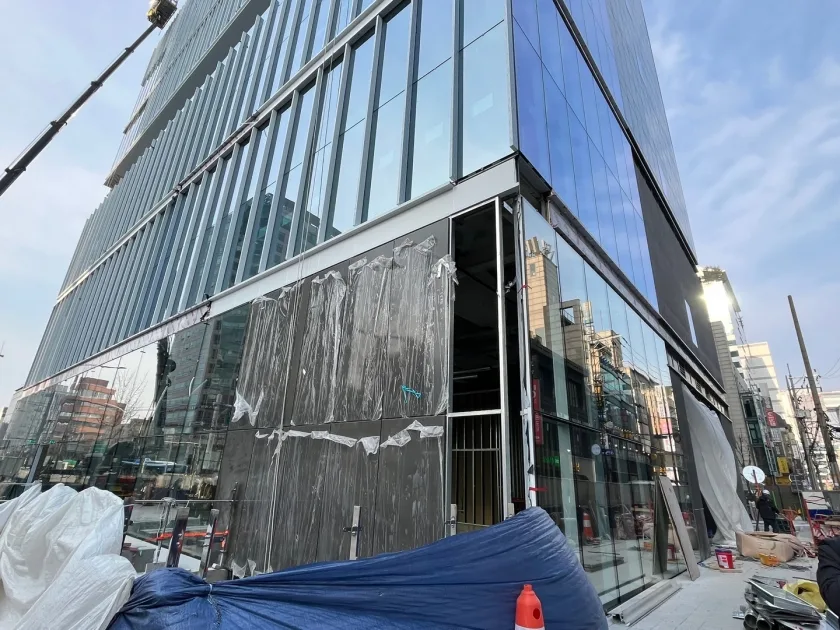 홍대 H Cube 외관 3