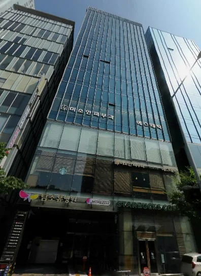 센트럴타워 외관 2