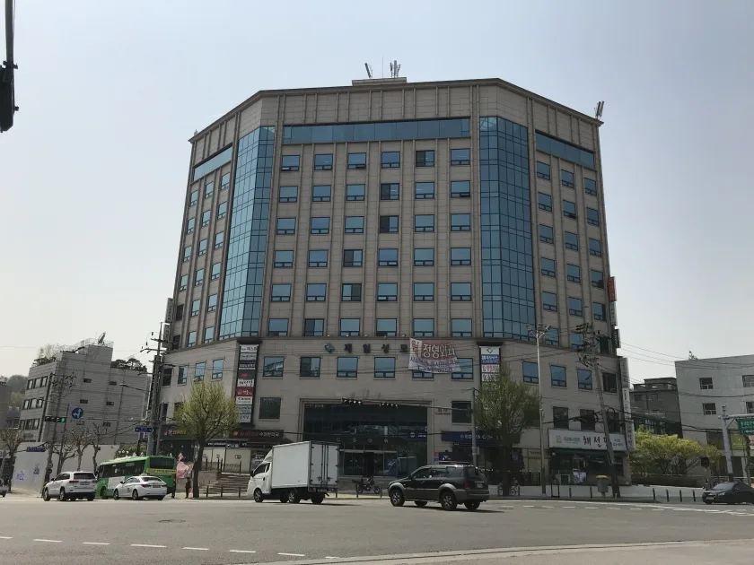 CS타워 외관 2