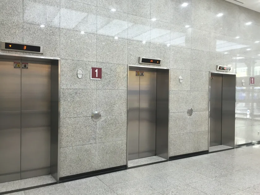 산학재단빌딩 외관 3