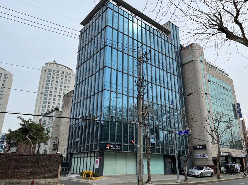윤경빌딩 외관 1