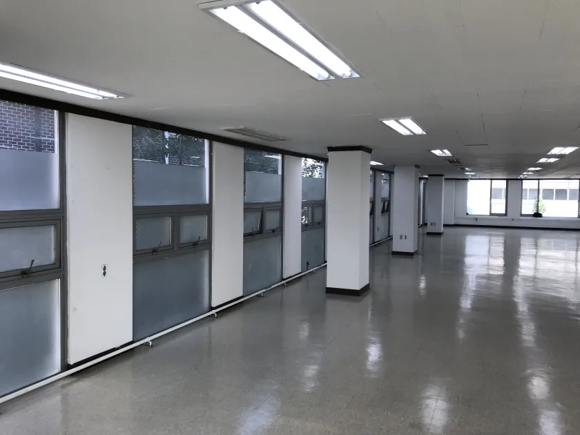 신한빌딩 외관 6