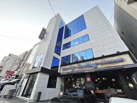 지빌딩 외관 1