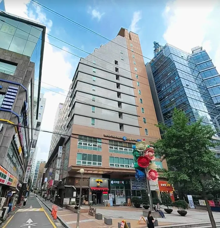 서초이즈타워 외관 1