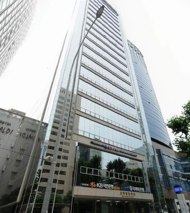 산학재단빌딩 외관 1