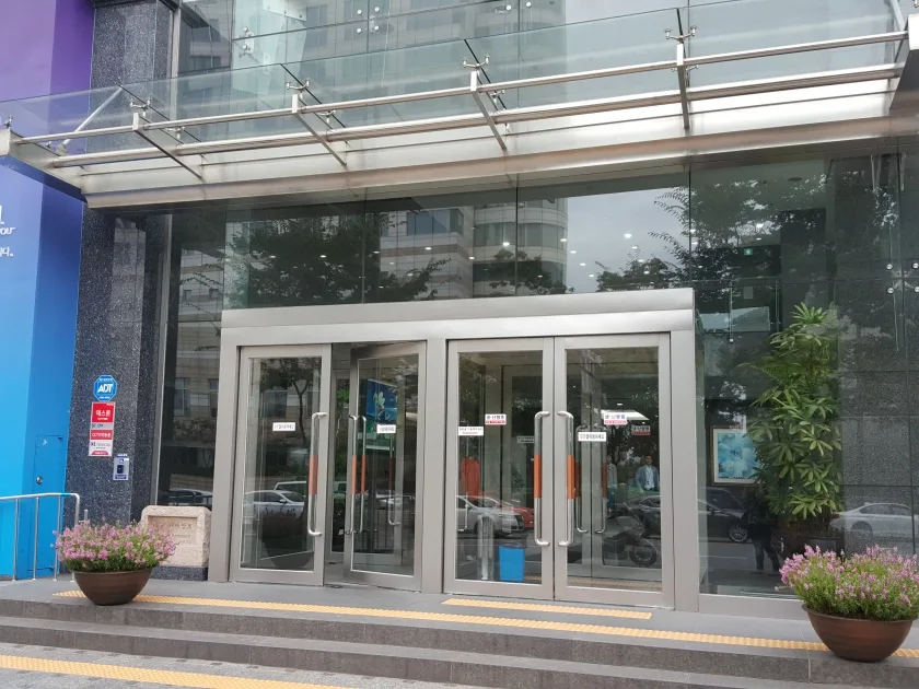 레베쌍트빌딩 외관 3