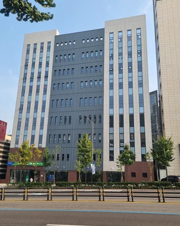 유남빌딩 외관 1