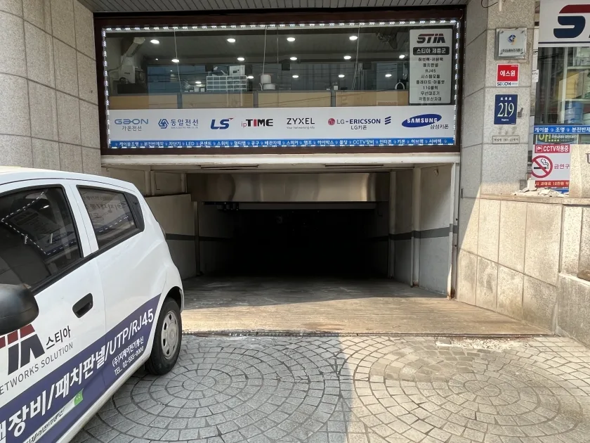 우노빌딩 외관 8