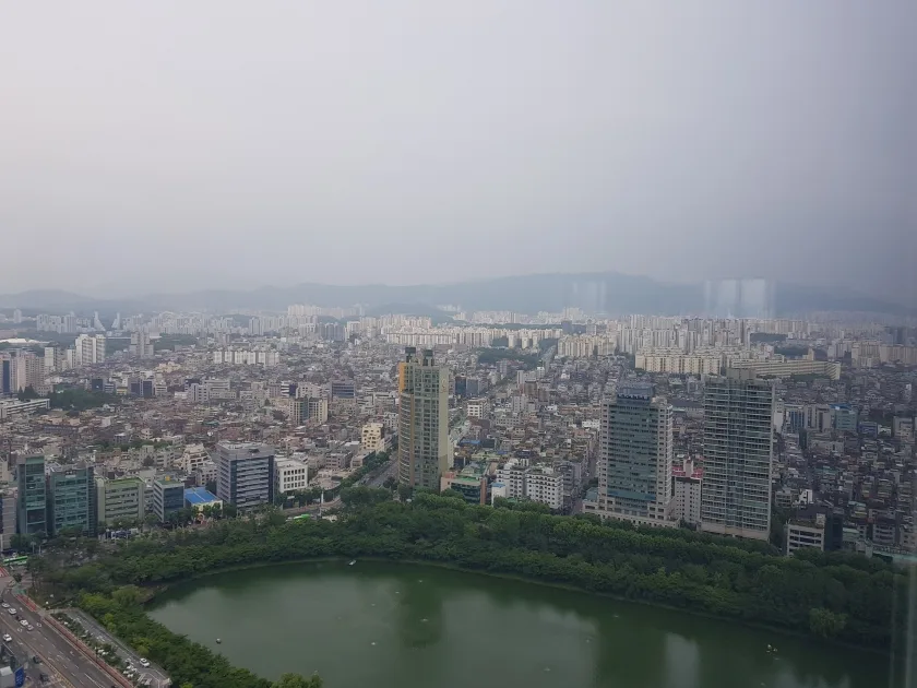 롯데월드타워 외관 6