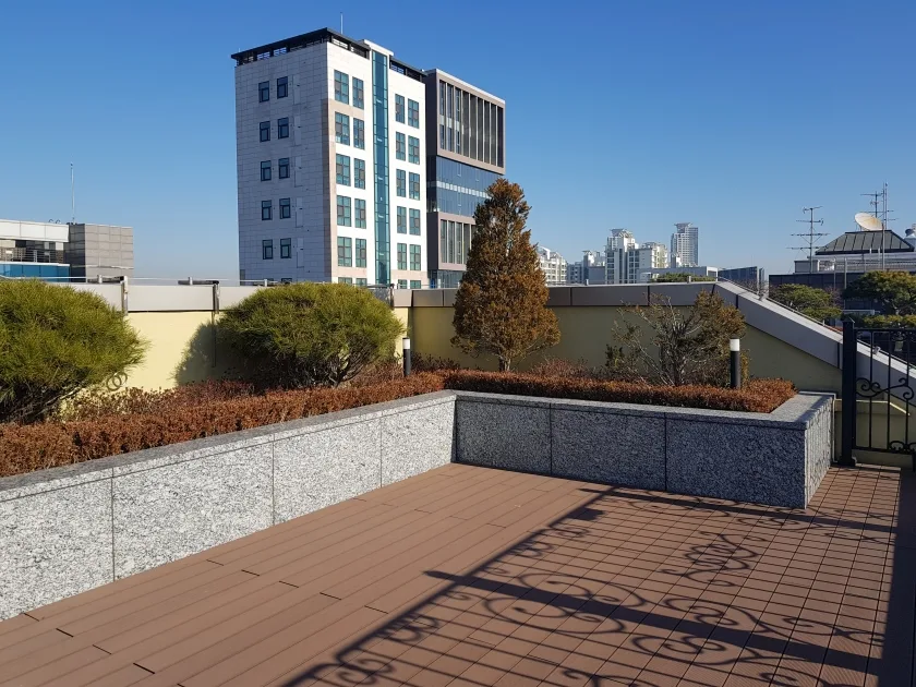 75th Avenue(애비뉴) 외관 4