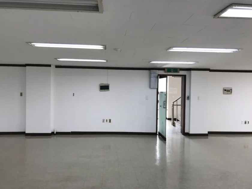 신한빌딩 외관 8