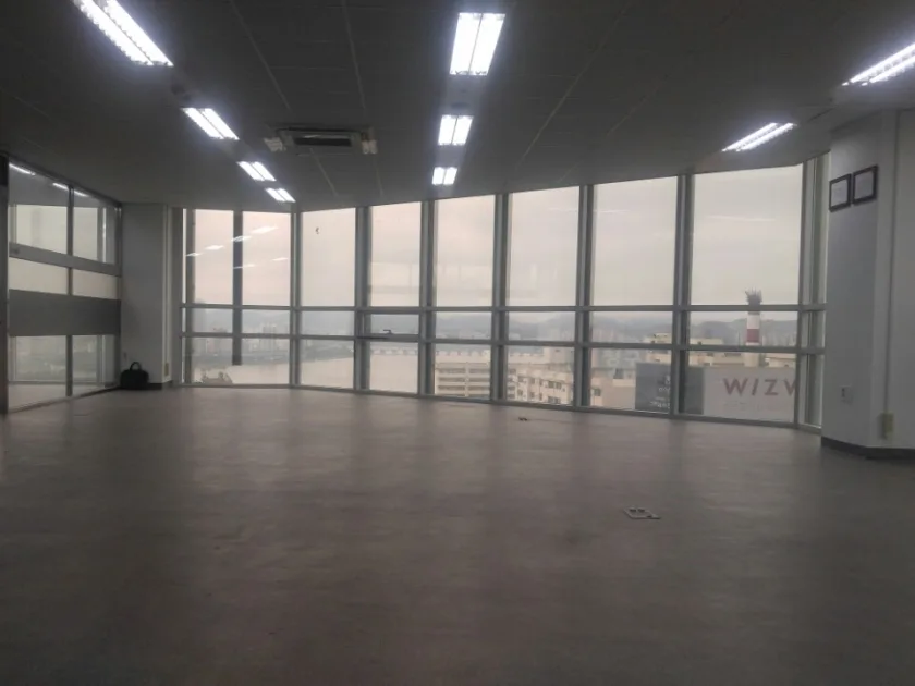 W Tower 외관 11