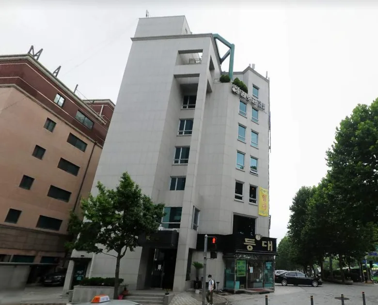 덕유빌딩 외관 1