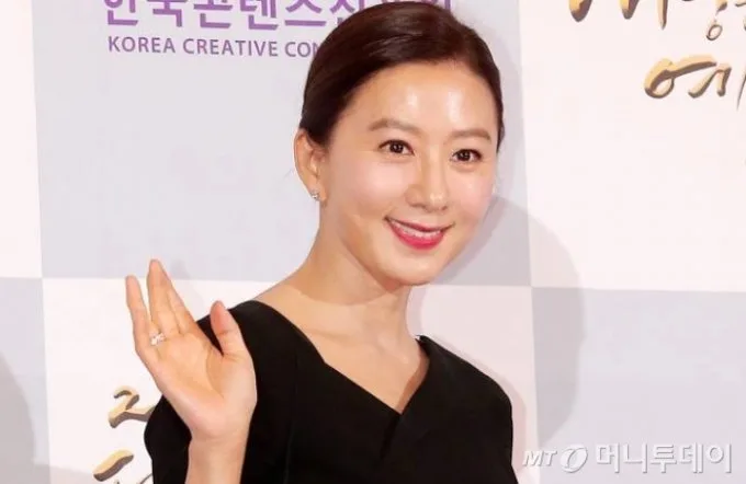 김희애가 14년 전 산 주차장, '500억 빌딩'…월 임대료만 '1억'