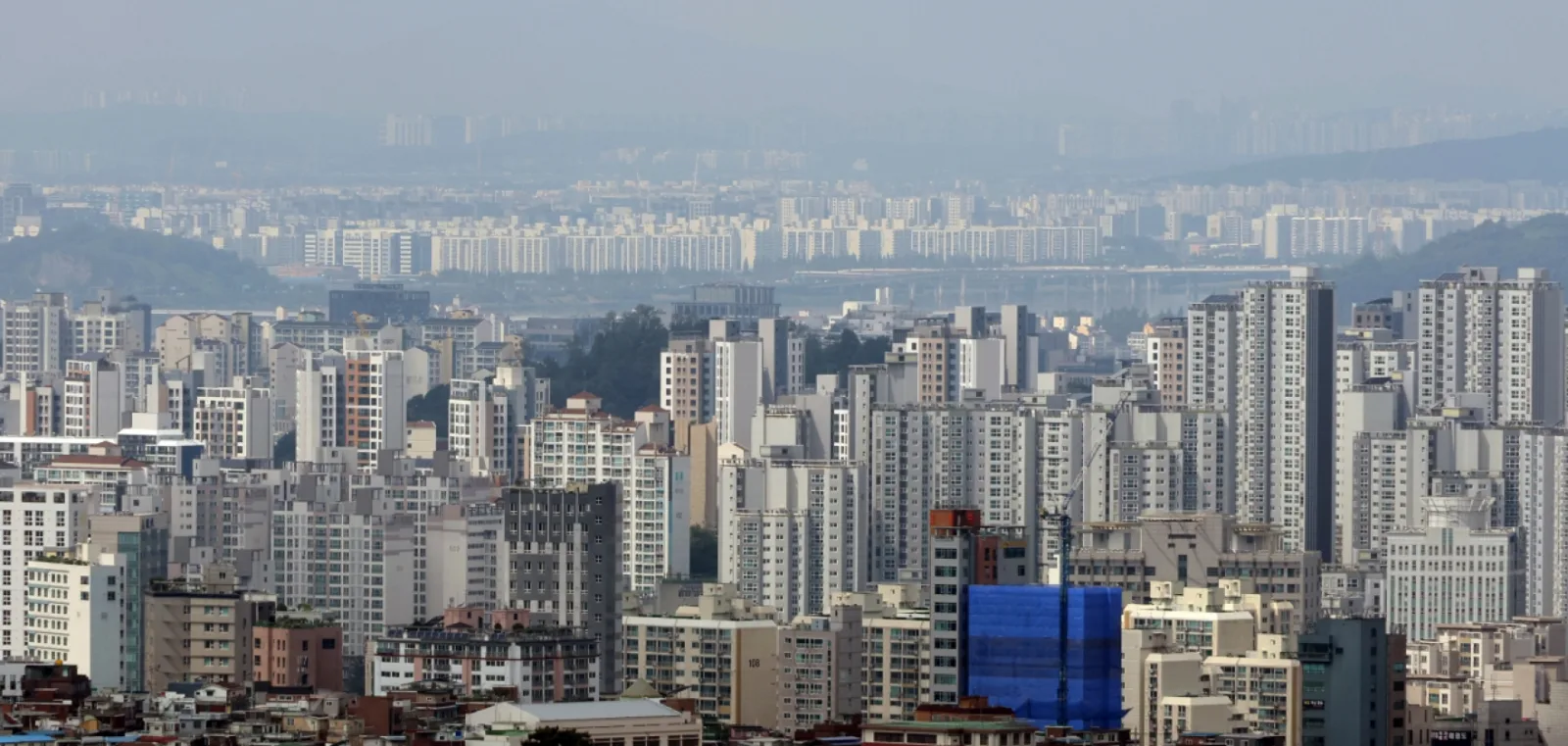 26년 꼬박 모아야 살 수 있는 미친 집값.."세계 11위 오명에 "매매가 거품"