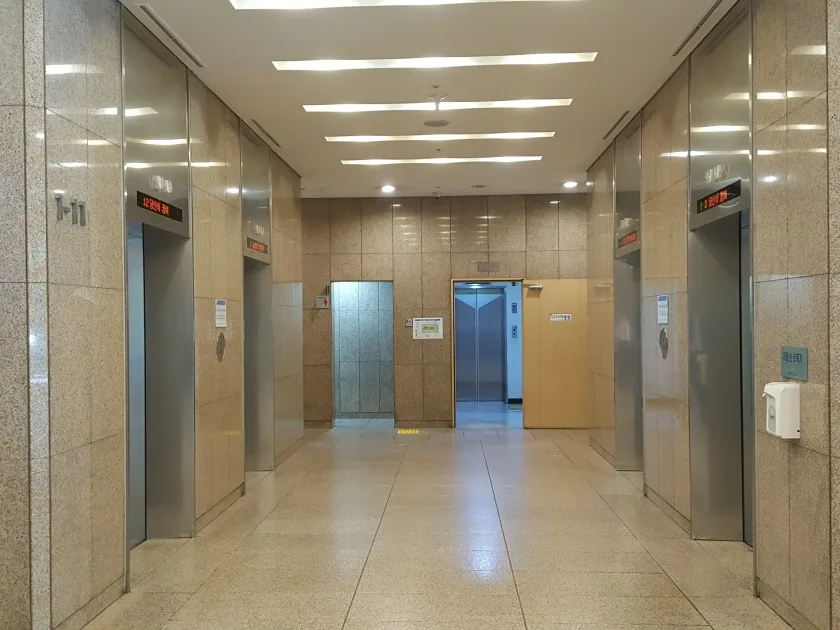 교보증권빌딩 엘리베이터