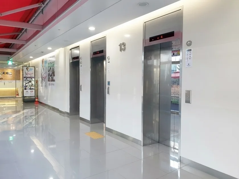 YBM강남센타 엘리베이터