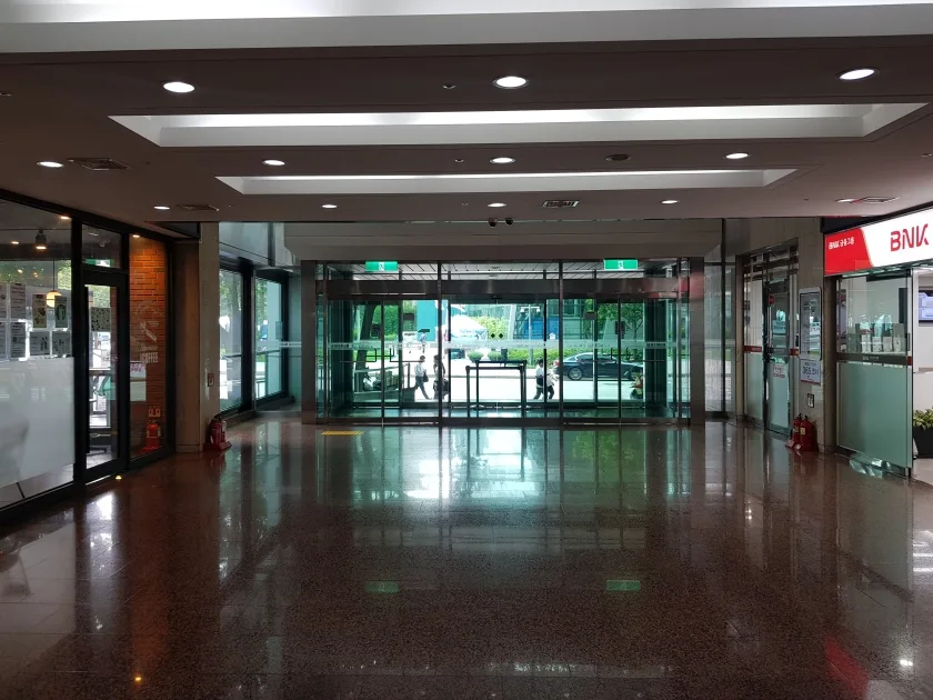 금세기빌딩 로비·출입구
